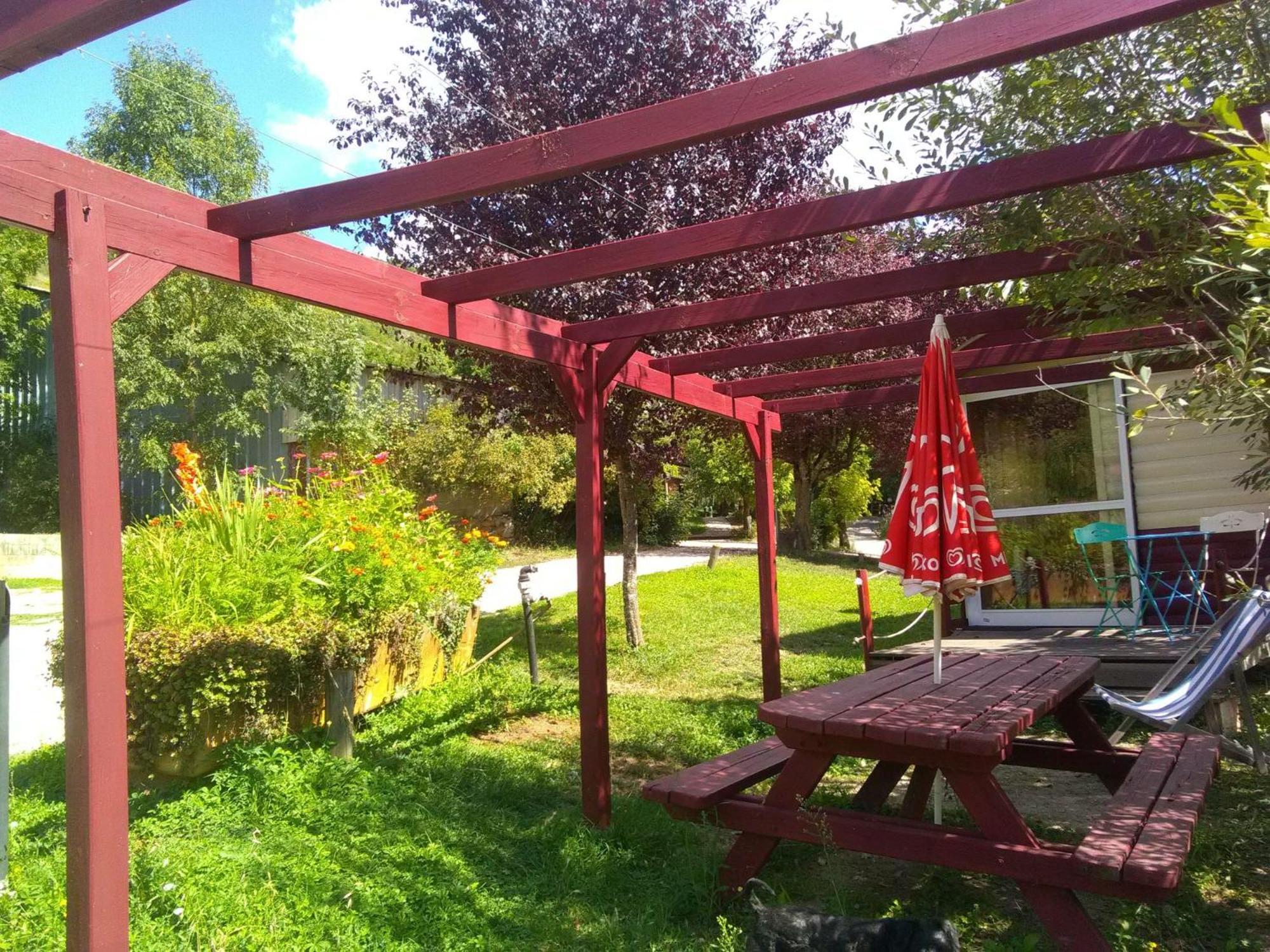 La Fregiere Chalets Clairvaux-d'Aveyron المظهر الخارجي الصورة
