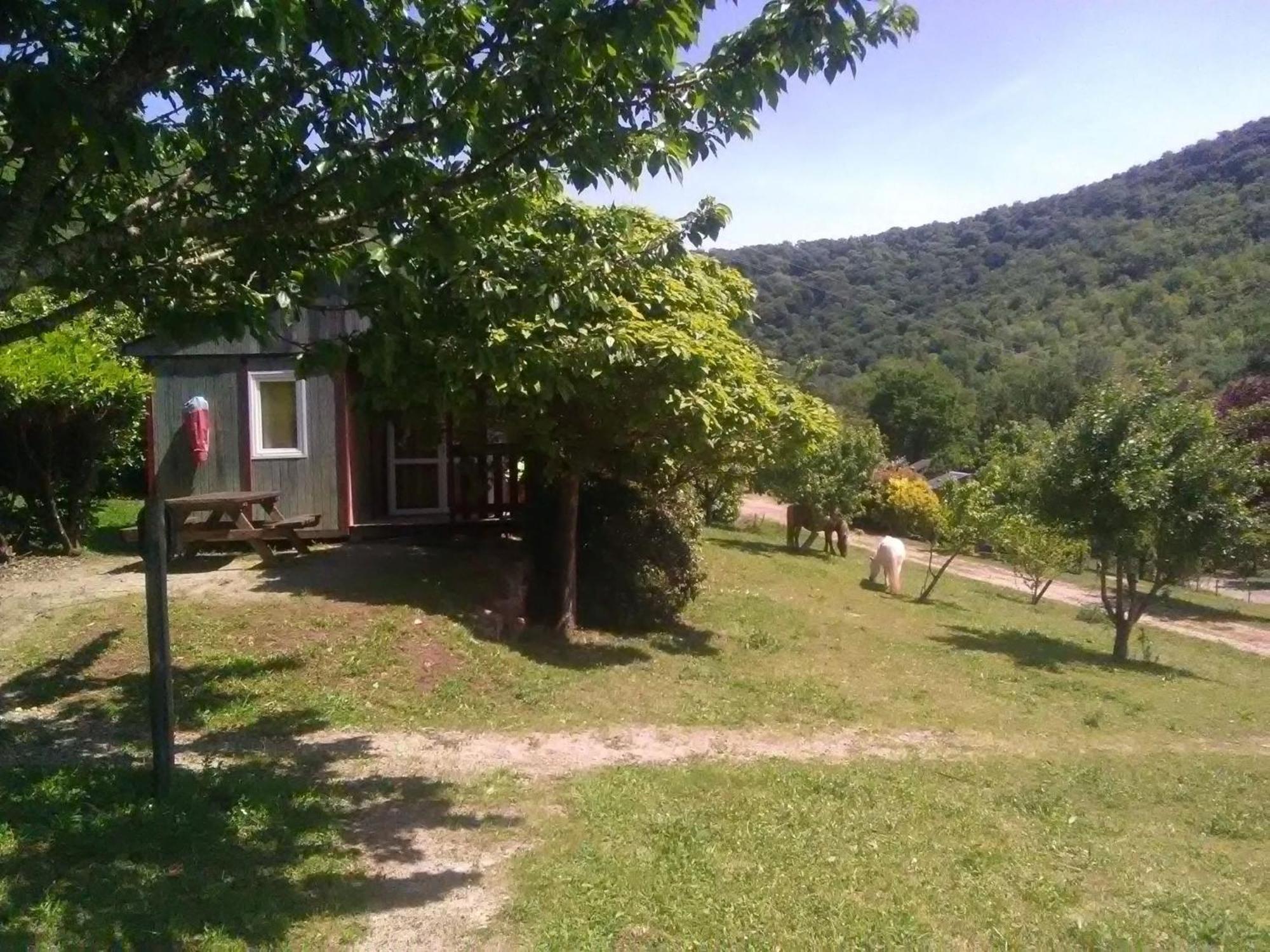 La Fregiere Chalets Clairvaux-d'Aveyron المظهر الخارجي الصورة